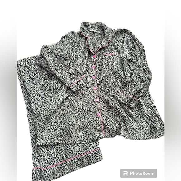 CELESTIAL DREAM Women’s Size 2X Gray, White Black Pink Leopard Print Pajamas Set - Picture 1 of 5
